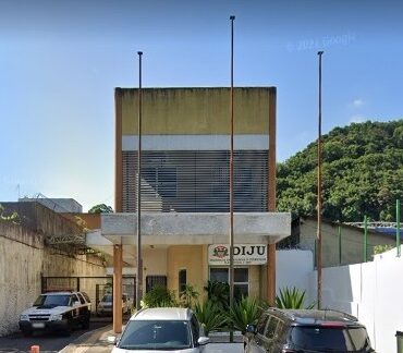 adolescente-envolvido-em-roubos-a-farmacias-e-apreendido-no-litoral-de-sp