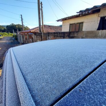 apiai,-no-interior-de-sp,-amanhece-com-geada-e-termometros-com-temperatura-abaixo-de-zero;-video