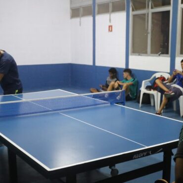 guaruja-inicia-participacao-no-tenis-de-mesa-em-praia-grande,-nesta-sexta