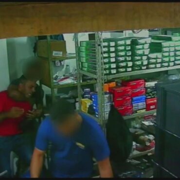 funcionario-de-oficina-onde-homem-atirou-no-namorado-da-ex-e-foi-agredido-diz-que-criminoso-‘queria-matar’;-video