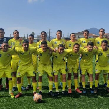 futebol-de-campo-masculino-sub-20-de-guaruja-estreia-com-vitoria-de-virada