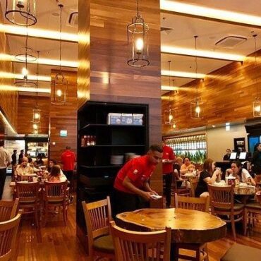 centro-publico-de-emprego-de-santos-tem-124-vagas-para-rede-brasileira-de-restaurantes