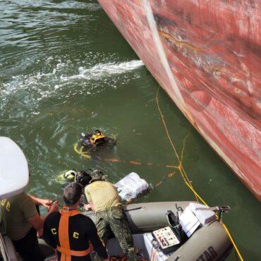 forca-tarefa-apreende-mais-de-140-kg-de-cocaina-em-‘compartimento-secreto’-de-navio-no-porto-de-santos,-sp