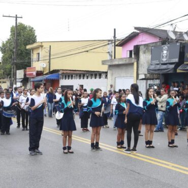 desfile-no-pereque-altera-transito no-bairro-nesta-sexta-feira