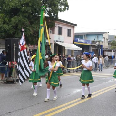 desfile-civico-no-pereque-acontece-nesta-sexta-feira