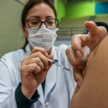 bertioga-inicia-a-vacinacao-contra-a-covid-19-em-criancas-de-3-e-4-anos-sem-comorbidades-nesta-segunda
