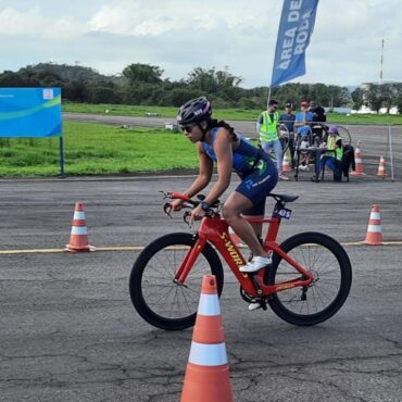 pro-talentos/sel-brilha-no-campeonato-brasileiro-de-aquabike