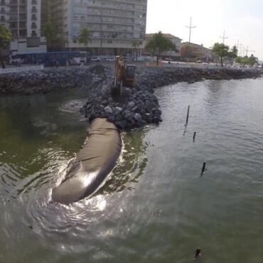 geobags-instalados-na-ponta-da-praia,-em-santos,-serao-vistoriados-por-especialistas-da-unicamp