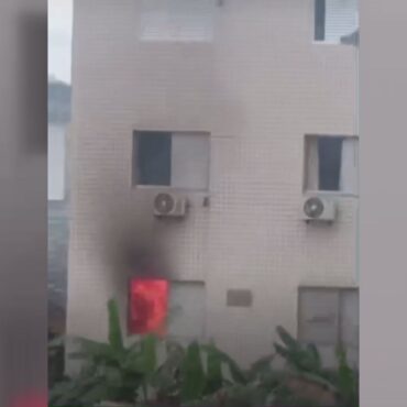 incendio-deixa-apartamento-destruido-em-cubatao,-sp;-video