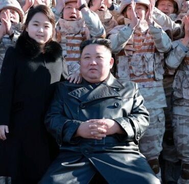 coreia-do-norte:-lider-kim-jong-un-esta-preparando-sua-filha-para-sucede-lo?