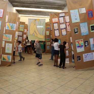 em-vernissage,-escolas-destacam-obras-de-van-gogh,-tarsila-do-amaral-e-alfredo-volpi