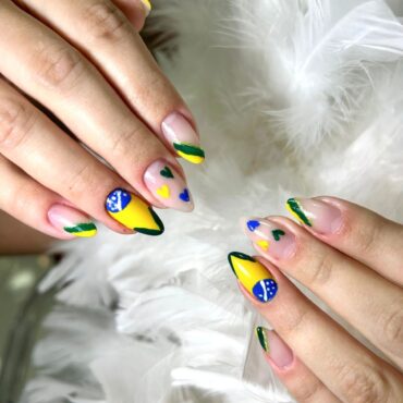 unhas-com-as-cores-da-bandeira-do-brasil-fazem-sucesso-em-bh;-fotos