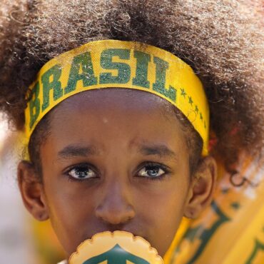 brasil-da-adeus-a-copa,-e-torcedores-em-copacabana-lamentam-placar;-fotos