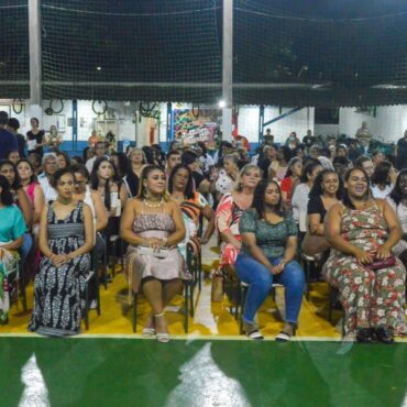 caec-joao-paulo-ii-entrega-295-certificados-aos-alunos,-durante-cerimonia-de-formatura