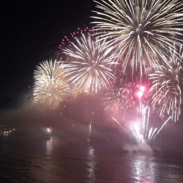 guaruja-tera-15-minutos-de-fogos-no-reveillon-e-muitas-outras-atracoes-na-temporada-de-verao