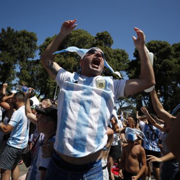 torcedores-da-argentina-comemoram-vitoria-na-final-da-copa-do-mundo