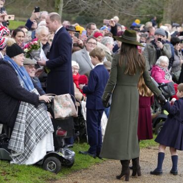 principe-louis-estreia-nas-celebracoes-de-natal-da-familia-real-britanica-em-meio-a-acusacoes-de-harry-e-meghan