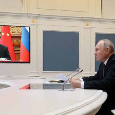 vladimir-putin-e-xi-jinping-conversam-por-videoconferencia;-putin-diz-que-espera-visita-de-xi-em-2023