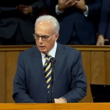 john-macarthur-enfrenta-problemas-de-saude,-igreja-pede-oracoes