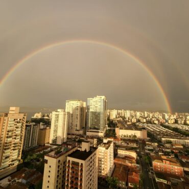 arco-iris-duplo-raro-colore-o-ceu-no-litoral-de-sp;-‘lindo-demais’