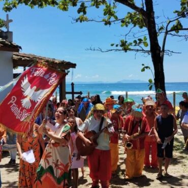 moradores-da-prainha-branca-realizam-folia-de-reis-apos-dois-anos-de-pandemia