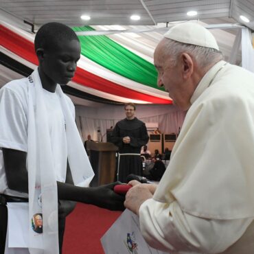 papa-francisco-visita-o-sudao-do-sul-e-se-encontra-com-lideres-religiosos