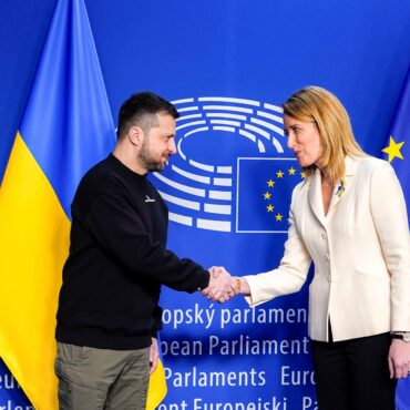 zelensky-participa-de-reuniao-da-uniao-europeia-em-bruxelas