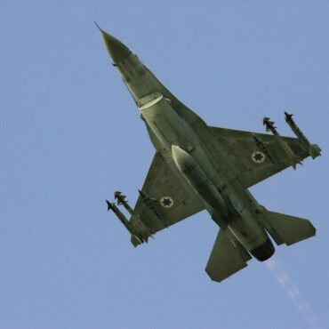 qual-o-melhor-jato-para-a-ucrania:-f-16-ou-mig-29?-ocidente-estuda-enviar-aeronaves-para-conflito-contra-russia