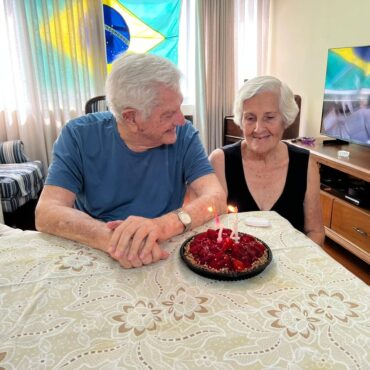 casal-que-se-conheceu-no-carnaval-e-esta-junto-ha-74-anos-revela-o-segredo-para-o-casamento-duradouro