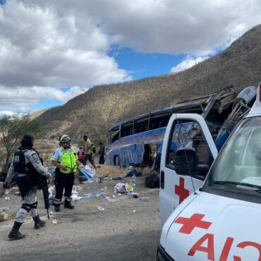 onibus-com-imigrantes-sofre-acidente-no-mexico-e-deixa-17-mortos