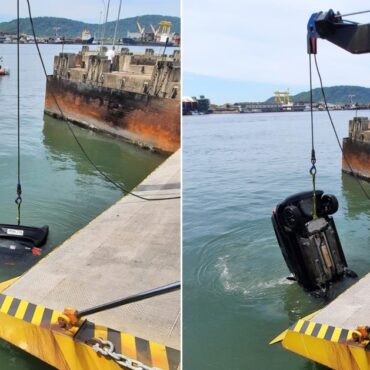 casal-cai-com-carro-no-mar-apos-errar-a-entrada-da-travessia-de-balsas-no-litoral-de-sp;-fotos