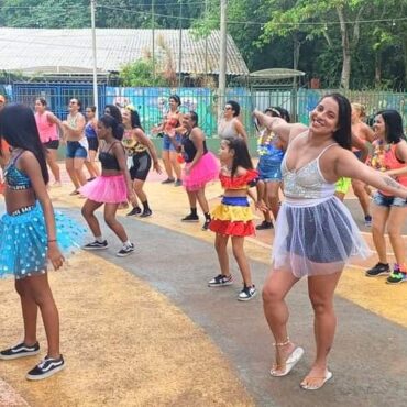 mulheres-usam-a-danca-para-elevar-a-autoestima-e-se-empoderar:-‘energia-maravilhosa’