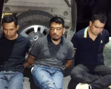 apos-sequestro-de-americanos,-cartel-mexicano-deixa-carta-de-desculpas-e-5-membros-algemados-para-a-policia:-‘decidimos-entregar-envolvidos’