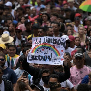 tribunal-supremo-da-venezuela-descriminaliza-homossexualidade-nas-forcas-armadas