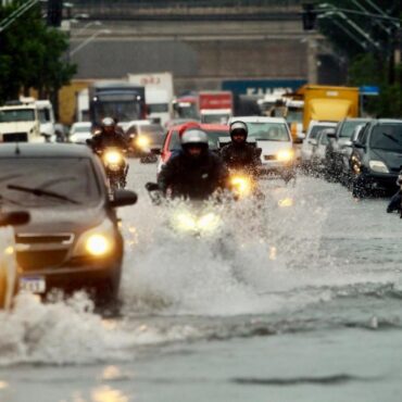 baixada-em-pauta-#123:-choque-entre-frente-fria-e-zona-de-convergencia-gerou-temporais-que-castigaram-o-litoral-de-sp,-explica-meteorologista