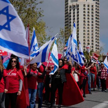 governo-de-israel-sobrevive-a-mocao-de-censura-em-dia-de-greve-e-protestos