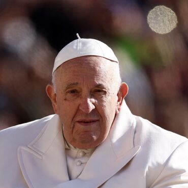 papa-francisco-tem-bronquite-infecciosa-e-esta-melhorando,-diz-vaticano