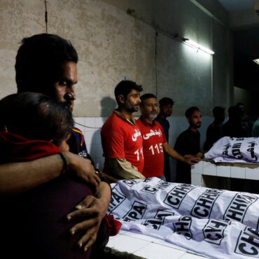 onze-pessoas-morrem-pisoteadas-em-centro-de-distribuicao-de-comida-no-paquistao
