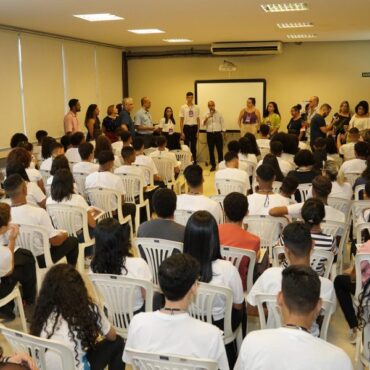 em-guaruja,-criancas-e-adolescentes-participam-de-conferencia-ludica-sobre-direitos