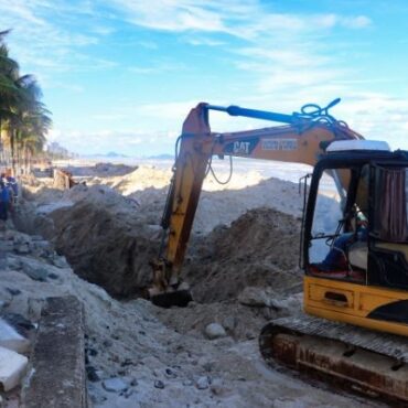 prefeitura-de-mongagua-realiza-obras-na-orla-da-praia-e-em-vias-de-acesso-que-ficaram-destruidas-apos-ressaca-em-2020