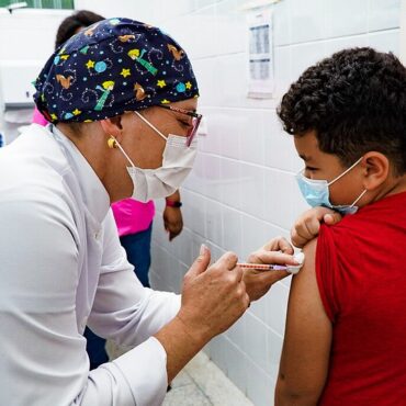 bertioga-amplia-publico-da-vacinacao-contra-influenza-na-terca-feira