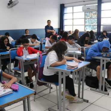 quase-8-mil-alunos-de-guaruja-farao-a-18a-olimpiada-brasileira-de-matematica