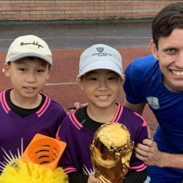 jogador-brasileiro-vira-celebridade-na-china-ensinando-o-‘futebol-feliz’