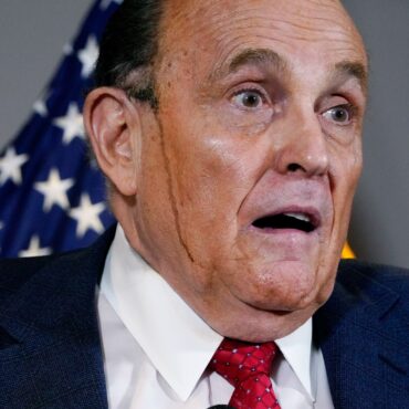 rudy-giuliani-e-processado-em-us$10-milhoes-por-ex-assessora-por-suposta-agressao-sexual