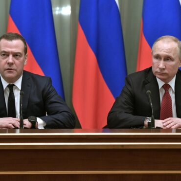 russia-deve-fazer-‘ataque-preventivo’-se-ocidente-fornecer-armas-nucleares-a-ucrania,-diz-medvedev