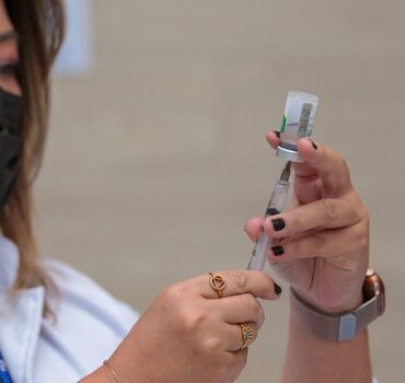 cidades-da-baixada-santista-vao-continuar-a-vacinar-contra-a-gripe