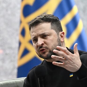 ucrania-esta-pronta-para-comecar-contraofensiva-e-recuperar-territorios,-diz-zelensky