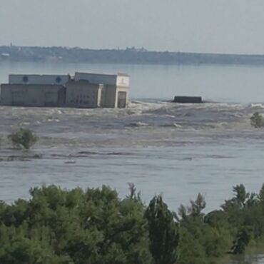 sete-pessoas-estao-desaparecidas-apos-inundacao-causada-por-explosao-em-barragem-da-ucrania