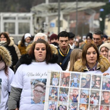 quatro-adolescentes-que-praticavam-bullying-com-colega-gay-que-se-matou-sao-condenados-pela-justica-da-franca