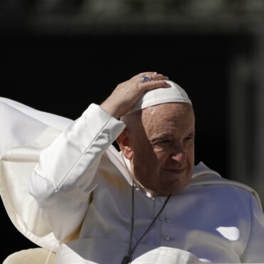 papa-francisco-tem-noite-tranquila,-diz-vaticano